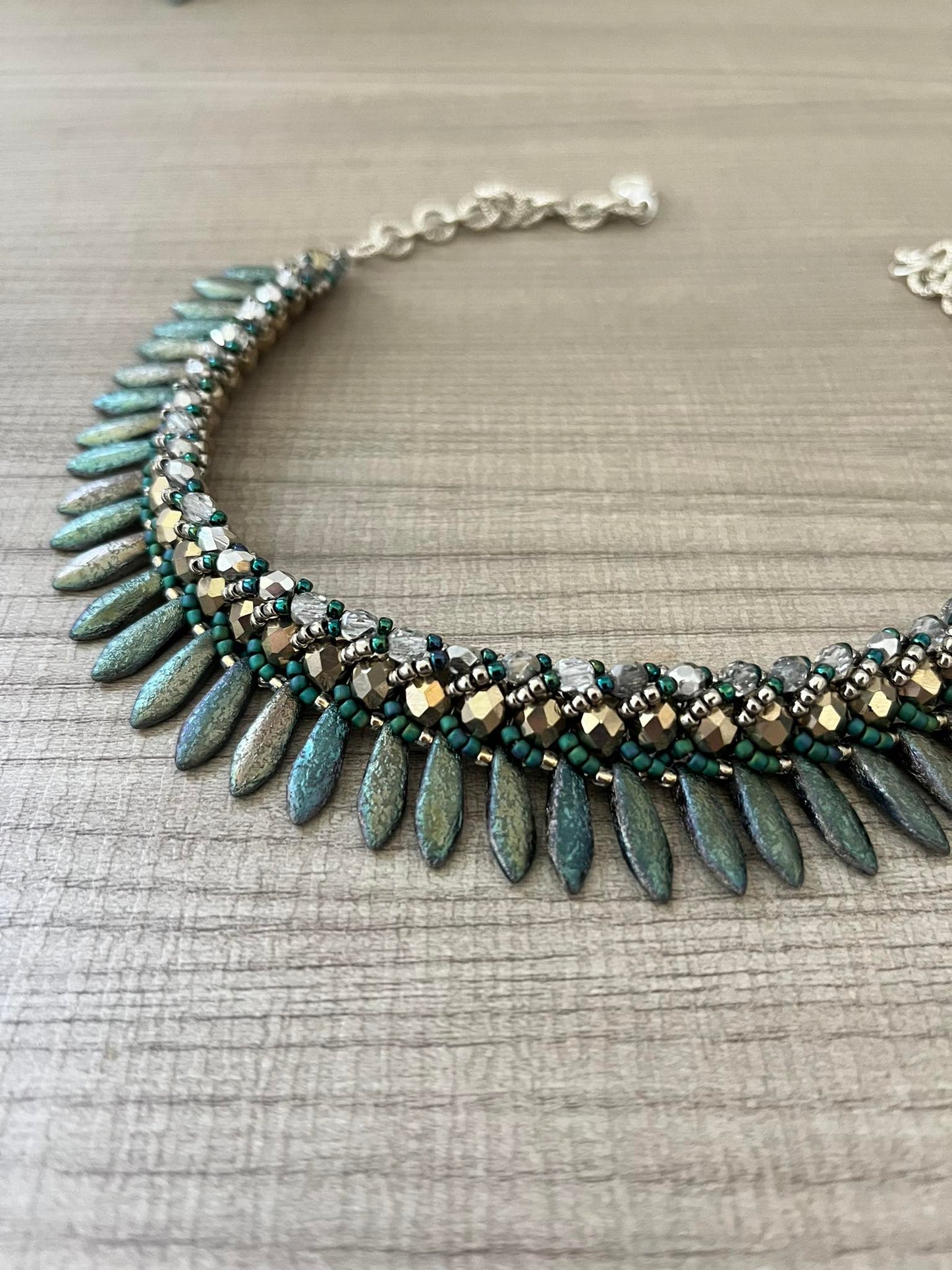 Collana Seaside Materica pavone e oro chiaro